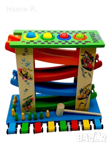 Дървена писта с колички и топки за спускане