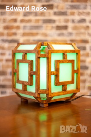 Декоративна дървена лампа ръчна изработка, снимка 1 - Настолни лампи - 39520519