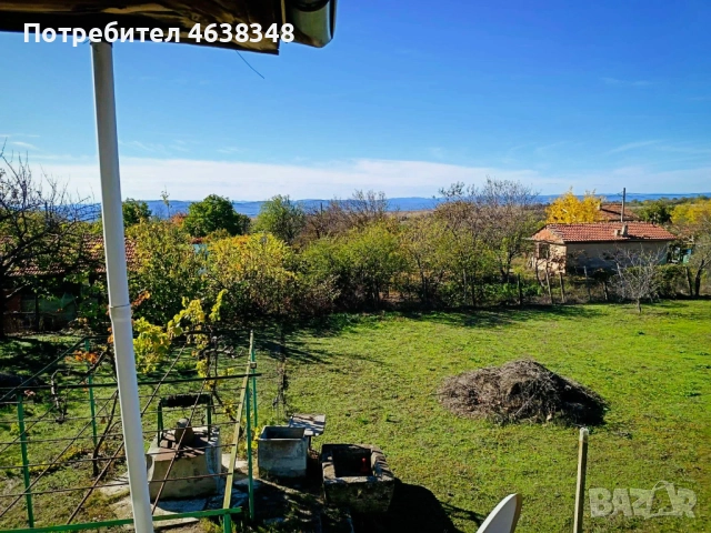 Продава масивна каменна къща и голямо дворно място, снимка 4 - Къщи - 52250035