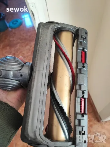 Dyson V10 absolute - 300лв. цена на батерии, снимка 11 - Прахосмукачки - 47640116