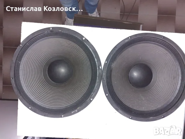 2 броя 15-инчови говорителя модел 15W400