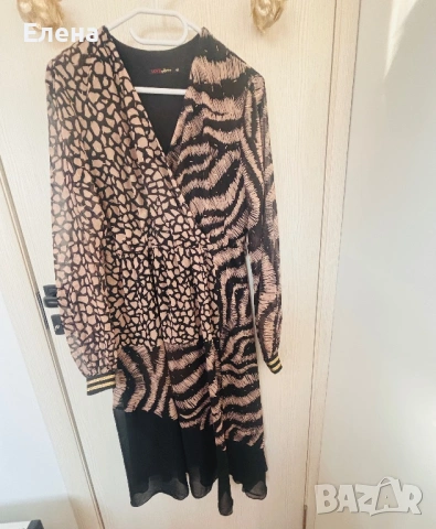 Рокля в черно и златисто