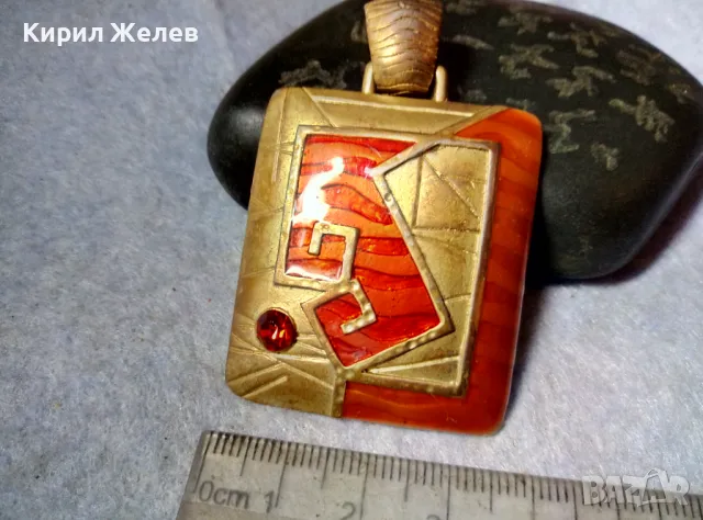 РАЗКОШЕН СТАР ЕМАЙЛИРАН ПОЗЛАТЕН МЕСИНГОВ ВИНТИДЖ АРТ МЕДАЛЬОН с ФАСЕТИРАН ГРАНАТ 60731, снимка 9 - Антикварни и старинни предмети - 48818847