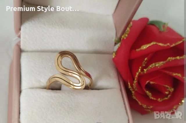 Хубав дамски златист пръстен тип змия от медицинска стомана