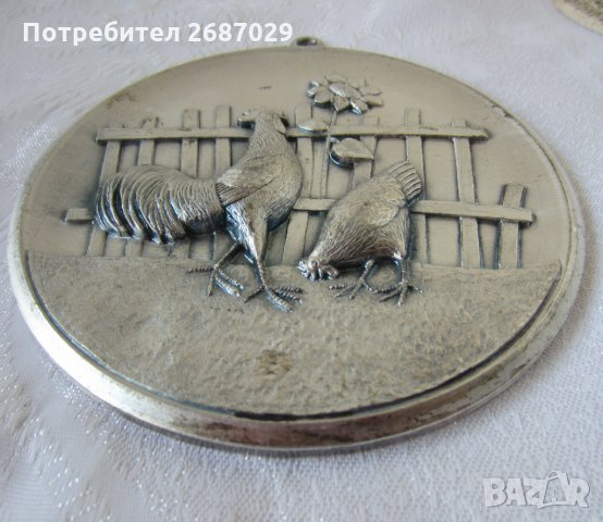 Петли и плакети: Плакет, пано с петел, слънчоглед кокошка, як, бизон, Ернст Телман,конметал, висулка, снимка 3 - Други ценни предмети - 29445289