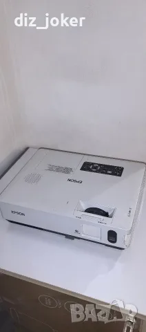 Epson EMP-1815 проектор, снимка 2 - Плейъри, домашно кино, прожектори - 56125579