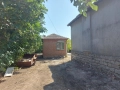 Самостоятелна Къща с масивна постройка , снимка 1