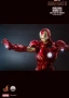 HOT TOYS DELUX Iron Man 2 QS021 Iron Man and Suit-Up Gantry 1/4 Scale Collectible Figure Set, снимка 9
