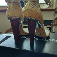 Dolce & Gabbana оригинални дамски сандали, снимка 8 - Дамски обувки на ток - 44695071