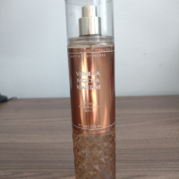 Bath and Body Works VANILLA MOCHA MARTINI Fine Fragrance Body Mist 8 oz New

, снимка 1 - Дамски парфюми - 44818684