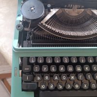 Стара пишеща машина , снимка 2 - Антикварни и старинни предмети - 40148694