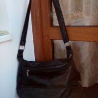 Дамска чанта с много прегради и джобове, снимка 2 - Чанти - 35322875