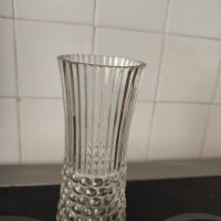 Стъклена ваза за цветя 