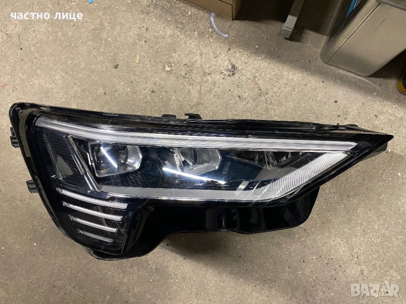 Audi Q4 E-Tron Десен фар, снимка 1