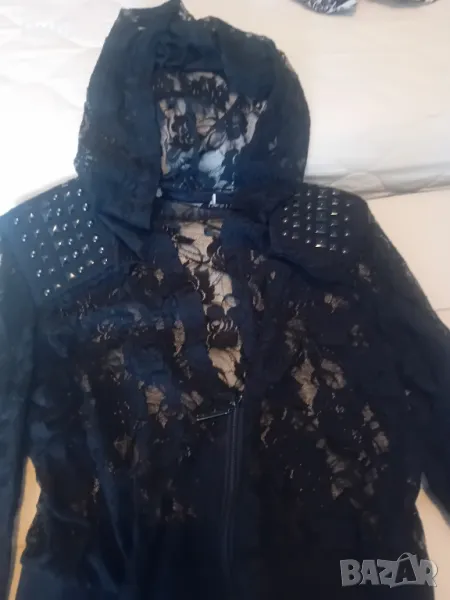 Дантелен  суичър с цип и капсички , снимка 1