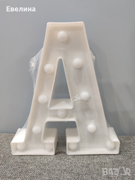16 см пластмасова светеща буква А на батерии, снимка 1