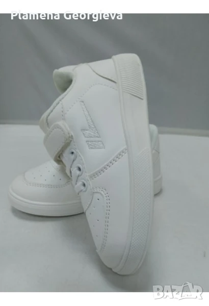 Бели кецове , снимка 1