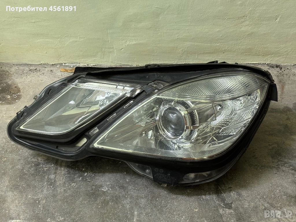 Фар за Mercedes-Benz E-Class W212, снимка 1