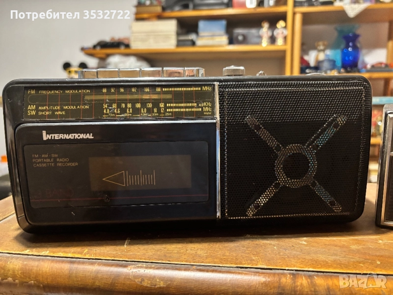 Старо радио International + подарък радио Selga за части, снимка 1