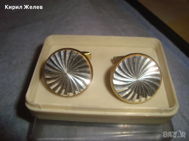 СТАРИ ПОЗЛАТЕНИ БУТОНЕЛИ ОРНАМЕНТИРАНИ КОПЧЕТА за МАНШЕТИ РЪКАВЕЛИ с КУТИЙКА 15053, снимка 1