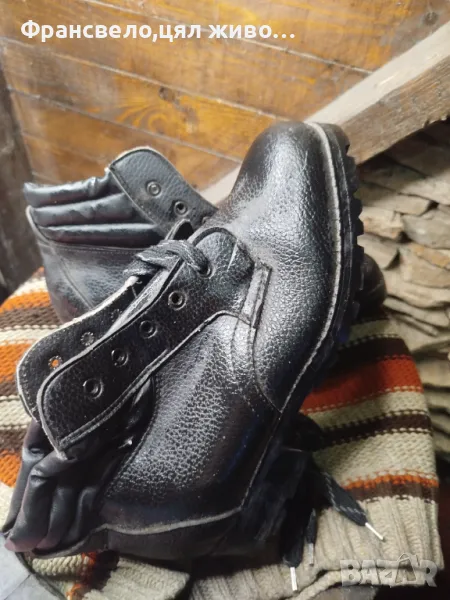 Работни обувки без пластина размер 41, снимка 1