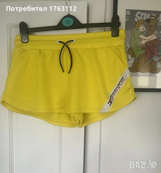 Tommy Hilfiger дамски спортни шорти, странични джобове, плътна материя, размер М, снимка 1