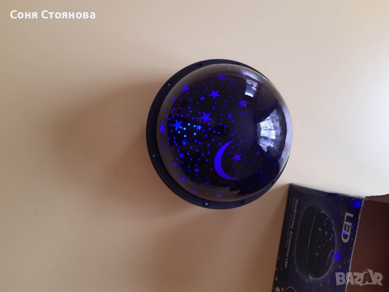 Въртящ се Led проектор за детска стая Звездно небе, нов, цена 10.00 лв., снимка 1