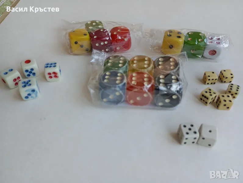 Стари зарове - ГДР, Стари зарчета бакелит, каталин, кехлибар, Кокалени зарчета за табла, барбут НОВИ, снимка 1