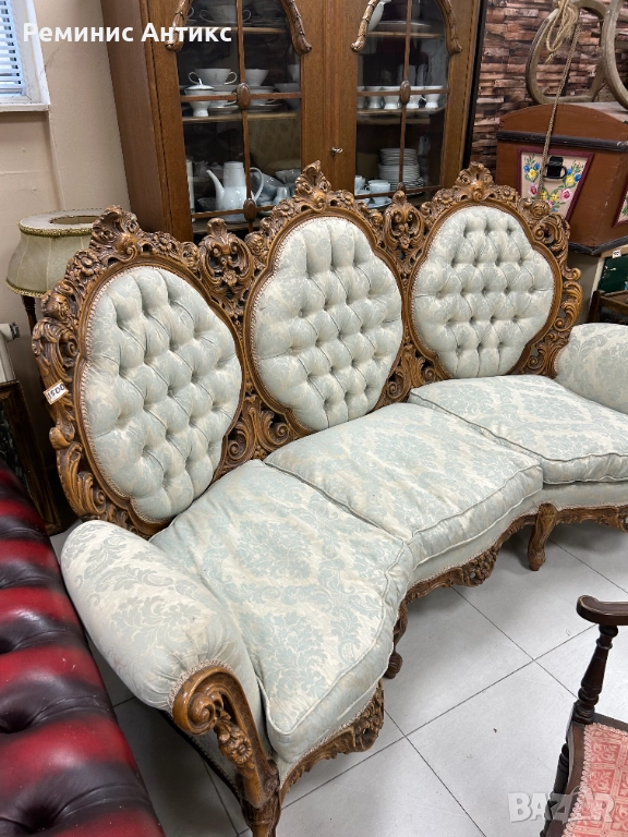 Троен диван стил Барок произведен в Англия., снимка 1