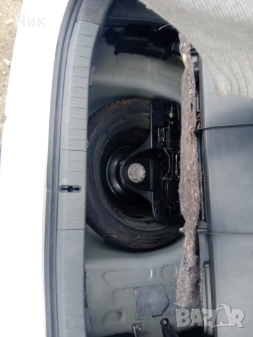 Тойота Приус, снимка 10 - Автомобили и джипове - 52259596