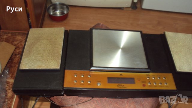 Продавам   дисково устройство с радио, снимка 1 - Аудиосистеми - 30341220