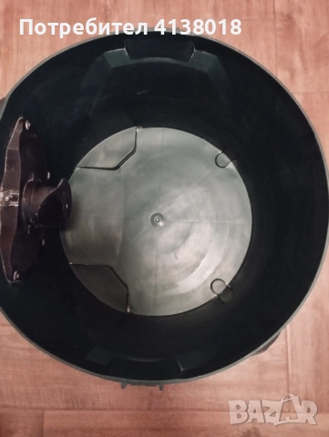 Продавам прахосмукачка за мокро и сухо почистване Bosch Universal Vac 15, 1000 W, 65 л/с, 15 л, снимка 8 - Други инструменти - 52795751