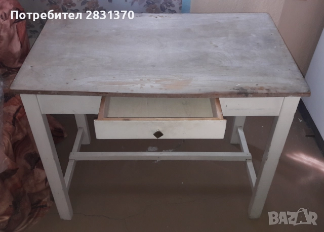 Дървена маса