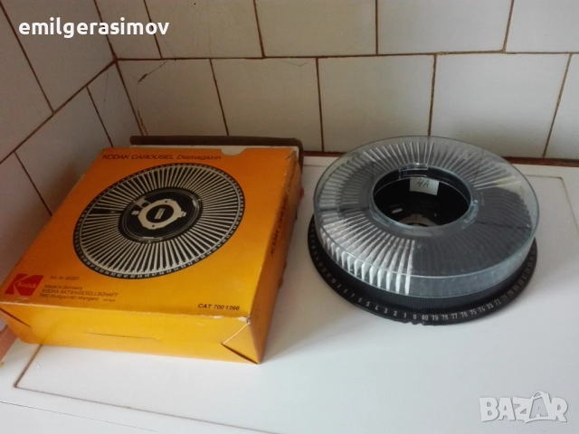 Две кинокамери , стереоскоп , ринг с диапозитиви., снимка 7 - Камери - 29581090