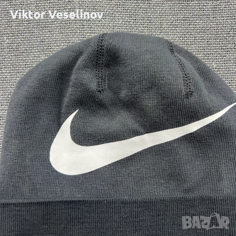 Nike Performance Шапка One Size Сива Swoosh Beanie, снимка 2 - Шапки - 53891179