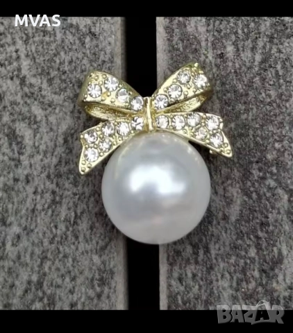 Нови коледни обеци топки перли и златиста панделка