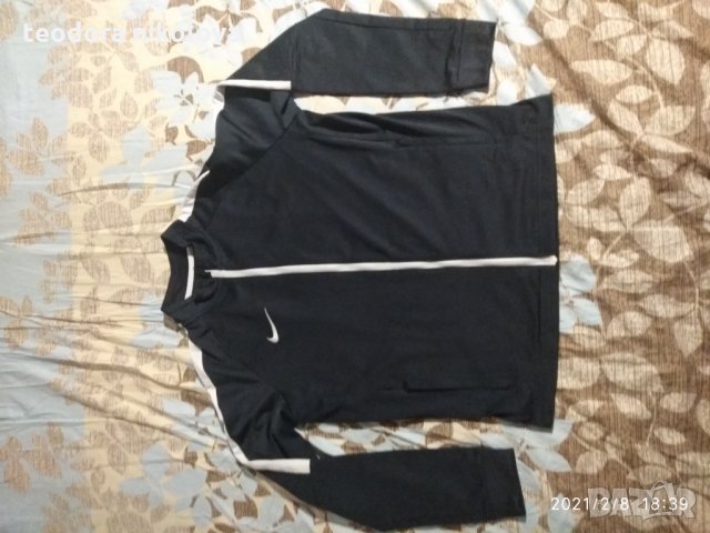 Оригинално горнище Nike dri-fit, снимка 1 - Детски анцузи и суичери - 31734104