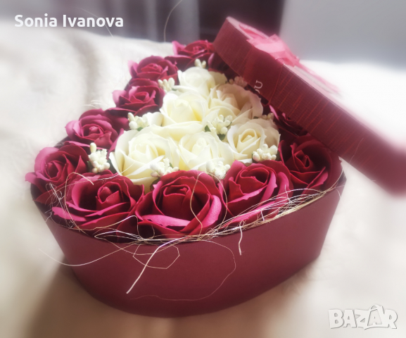 Кутия с вечни рози. Подходящ подарък за абитуриенти , снимка 5 - Подаръци за жени - 36578088