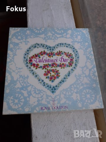 Колекционерска чиния Royal Doulton Valentines Day 1985, снимка 4 - Антикварни и старинни предмети - 35211241