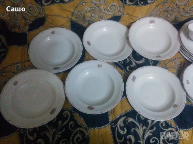 старинен сервиз супник,плоски ,дълбоки,десертни чинии, сосиера , снимка 3 - Сервизи - 35596776