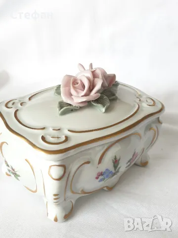 Порцеланова кутийка, снимка 5 - Антикварни и старинни предмети - 50133359