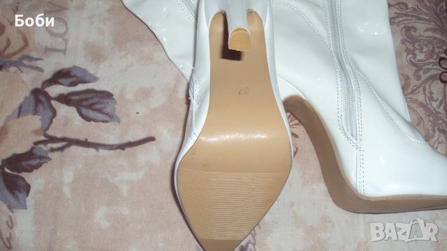 Бели лачени ботуши, снимка 4 - Дамски ботуши - 36665419