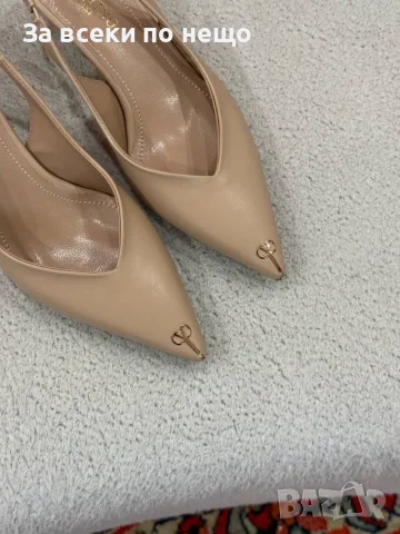 Valentino Garavani Дамски Обувки С Нисък Ток Тип kitten heel И Каишка - Различни Цветове Код SEM-623, снимка 3 - Дамски обувки на ток - 55895017