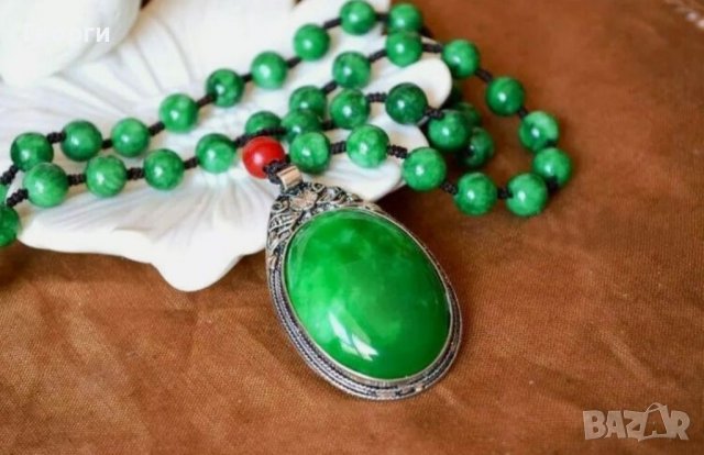 Стара Тибетска сребърна огърлица с натурален Нефрит