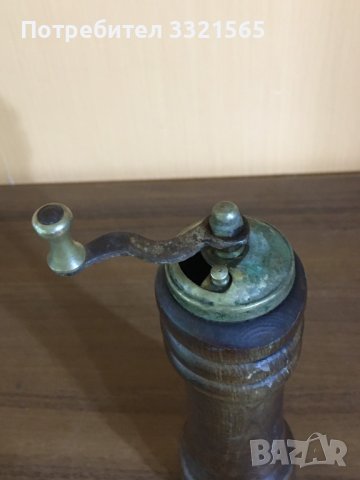 Дървена мелничка за подправки, снимка 4 - Антикварни и старинни предмети - 39721424