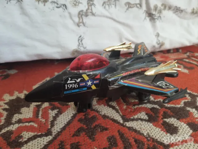 механични играчки на батерии 