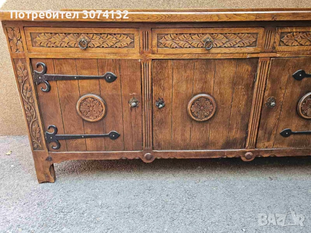 Контрабюфет с дърворезба и метален обков, снимка 4 - Секции и витрини - 52256033