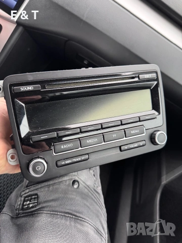 Оригинална медия за Passat B7 , снимка 2 - Аксесоари и консумативи - 53326162