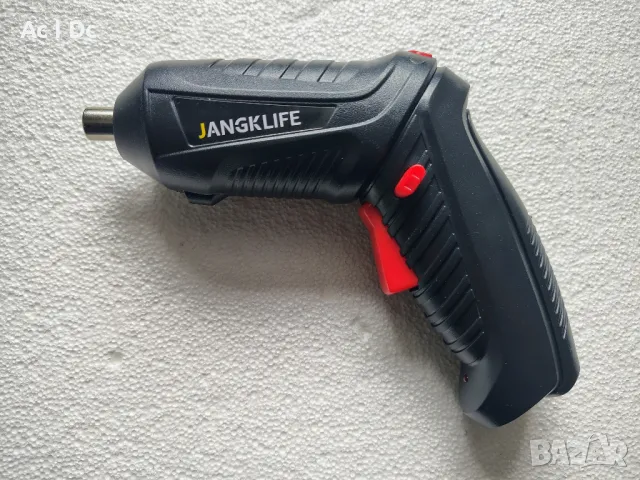 Акумулаторна отвертка  + аксесоари, снимка 4 - Винтоверти - 49844555