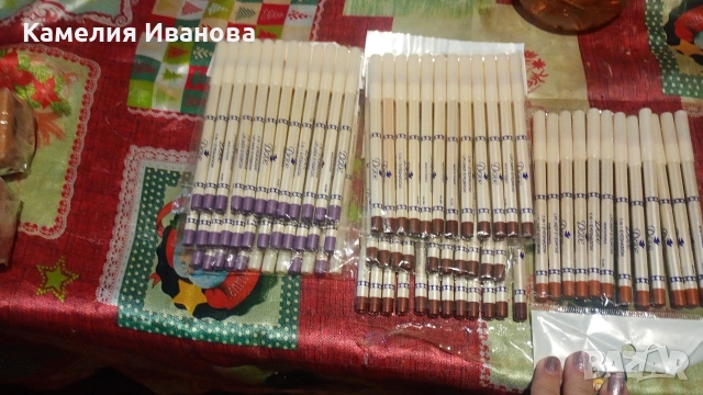 Промоция 0,90 лв-1брой!!!Козметични моливи 3 в 1 Dove,Golden Rose за очи,устни и вежди с острилкаа